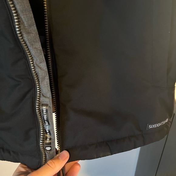 686 Insulated Snow Jacket, Women's Small, Grey and Black like New - Picture 8 of 9